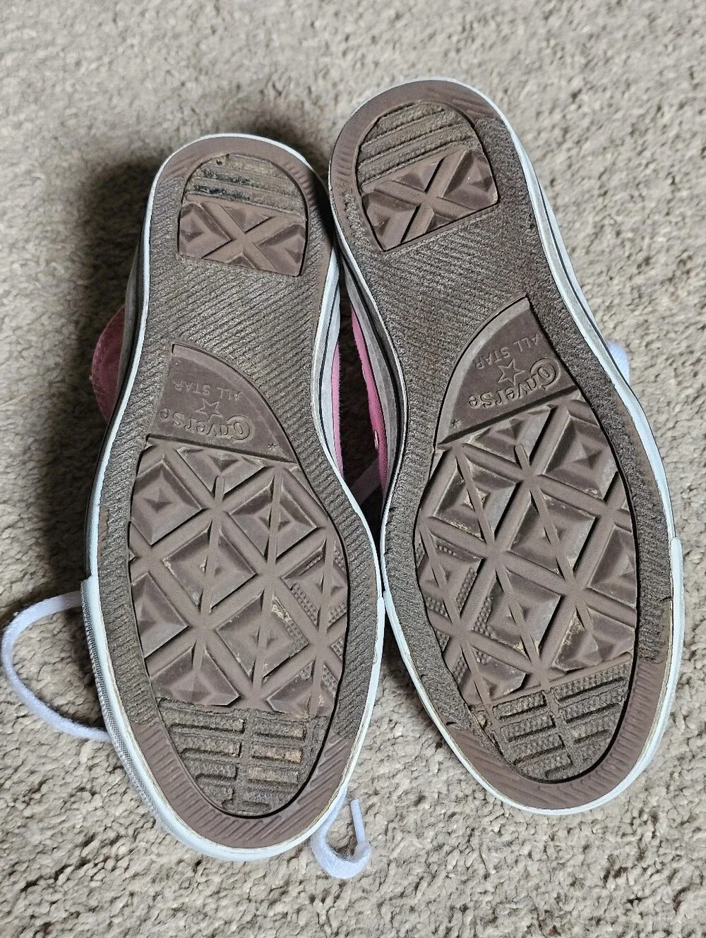 Converse All Star Chuck Taylor Girls Shoes Sneakers Size 6 W / 4 M *Fits Like 3*